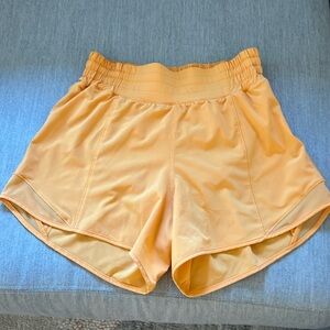 Lululemon Hotty Hot 4” Lined Short- Size 4